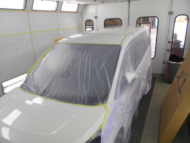 新型ヴォクシー　パールホワイト　傷修理、塗装10